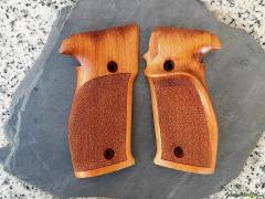 Holz-Griffschalen für SIG 226