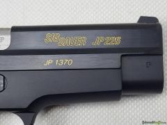 SIG P226 125-jähriges Jubiläum und SIG P220 Jahre SIG Firearms 1860–1985
