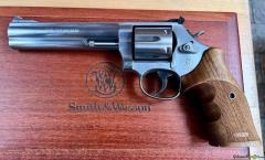 S&W 686-6, 6