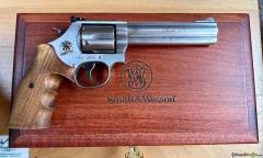 S&W 686-6, 6