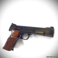 Smith & Wesson Model 41 ''The .22 Rimfire Target Pistol'' cal .22LR (1981)