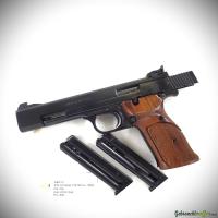 Smith & Wesson Model 41 ''The .22 Rimfire Target Pistol'' cal .22LR (1981)