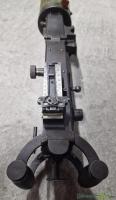 Colt-Vickers-Maschinengewehr auf Stativ in ausgezeichnetem Zustand.