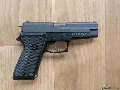 SIG-Sauer P220 (P75) 9x19mm Parabellum/Luger/NATO
