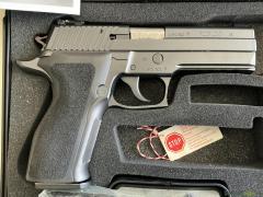 SIG-Sauer P226 9x19mm Parabellum/Luger/NATO