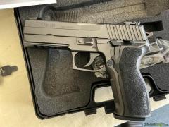 SIG-Sauer P226 9x19mm Parabellum/Luger/NATO