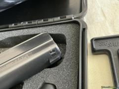 SIG-Sauer P226 9x19mm Parabellum/Luger/NATO