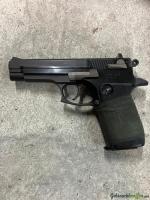 eine Star 30m Pistole, Kaliber 9x19 mm, in gutem Zustand