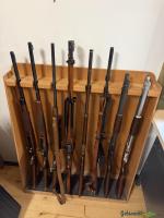 suche einen Gewehrständer aus Holz