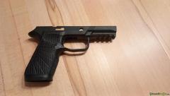 4 diverses Zubehör Magazine und anderes zu HK SFP, MR223, Glock 17, P320