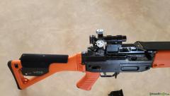 Sturmgewehr 90 in orange mit Aufrüstung