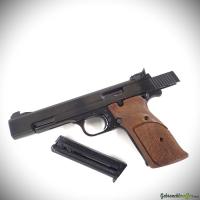 Smith & Wesson Model 41 ''The .22 Rimfire Target Pistol'' cal .22LR (1978)