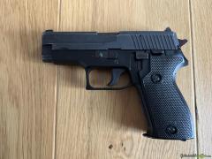 SIG-Sauer P225 9x19mm Parabellum/Luger/NATO