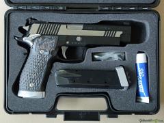 SIG SAUER P226 X-FIVE Black & White 5