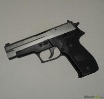 SIG-Sauer P226 9x19mm Parabellum/Luger/NATO