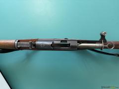 Karabiner und Bajonett
