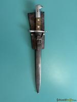 Karabiner und Bajonett