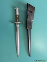 Karabiner und Bajonett
