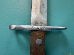 Karabiner und Bajonett