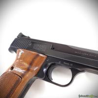 Smith & Wesson Model 41 ''The .22 Rimfire Target Pistol'' cal .22LR (1978)