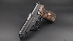 SIG P220 / A75 9mm mit Spezial Griff