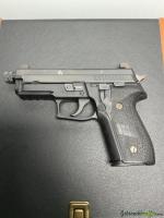 SIG-Sauer P229 S4 9x19mm Parabellum/Luger/NATO