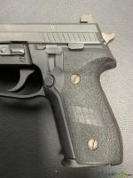 SIG-Sauer P229 S4 9x19mm Parabellum/Luger/NATO