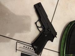 SIG-Sauer P220/75 9x19mm Parabellum/Luger/NATO