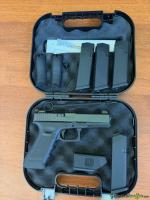Glock 17 (Gen. 4) mit verstellbarem Tritium Visier, 4 Magazinen und Holster
