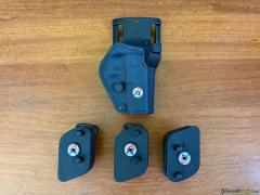 Glock 17 (Gen. 4) mit verstellbarem Tritium Visier, 4 Magazinen und Holster
