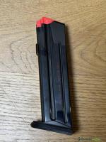 BerettaAPX 17 Schuss