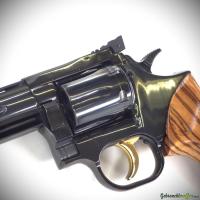 Dan Wesson Model 15-2VH Gold Series cal. 357mag