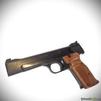 Smith & Wesson Model 41 ''The .22 Rimfire Target Pistol'' cal .22LR (1981)