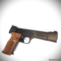 Smith & Wesson Model 41 ''The .22 Rimfire Target Pistol'' cal .22LR (1981)