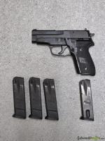 SIG-Sauer P228 9x19mm Parabellum/Luger/NATO