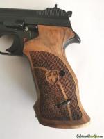 Neue SIG 210 Target Nussbaum Griffschalen