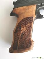 Neue SIG 210 Target Nussbaum Griffschalen