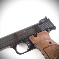 Smith & Wesson Model 41 ''The .22 Rimfire Target Pistol'' cal .22LR (1978)