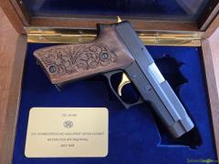 SIG-Sauer P 220 9mm Federal