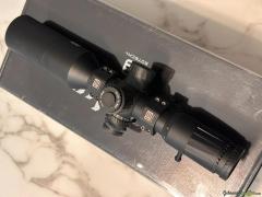 EOTECH VUDU 5-25x TR3 Zielfernrohr (VDU5-25FFTR3) mit EOTECH-Montage.