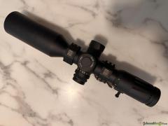 EOTECH VUDU 5-25x TR3 Zielfernrohr (VDU5-25FFTR3) mit EOTECH-Montage.