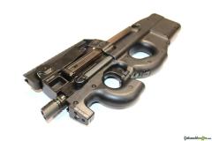 Seriefeuerwaffe FN P90 / PS90 5.7x28 mit Integriertem Laser