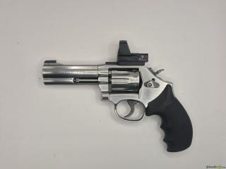 Smith & Wesson 617 .22LR 4
