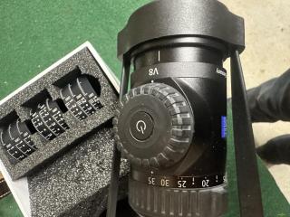 ZEISS Victory V8 4,8–35x60 mm Zielfernrohr, Schwarz, variable Vergrößerung