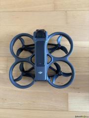 DJI Avata 2 Drohne mit Fernsteuerung, Brille, Fly More Pack und Zubehör