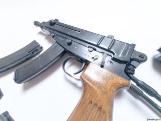 Vz. 61 Scorpion .32 ACP / 7.65x17mm Browning SR