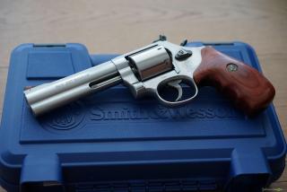 Smith & Wesson 686 PLUS 3-5-7 5