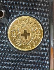 SIG P210 Griffschalen mit Goldvreneli Einlage
