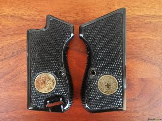 SIG P210 Griffschalen mit Goldvreneli Einlage