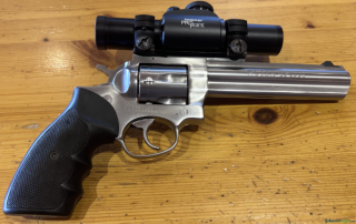 Ruger GP100 .357 Magnum mit Tasco ProPoint